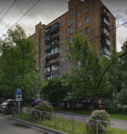 дом 82 на Первомайской улице в Москве