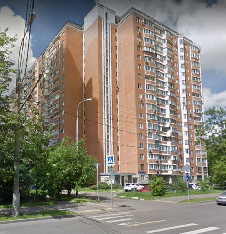 дом 28 на Новогиреевской улице в Москве